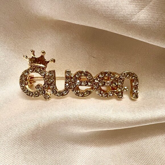 🧷👑QUEEN Gold Tone Sparkly Brooch/Pin - Picture 3 of 6